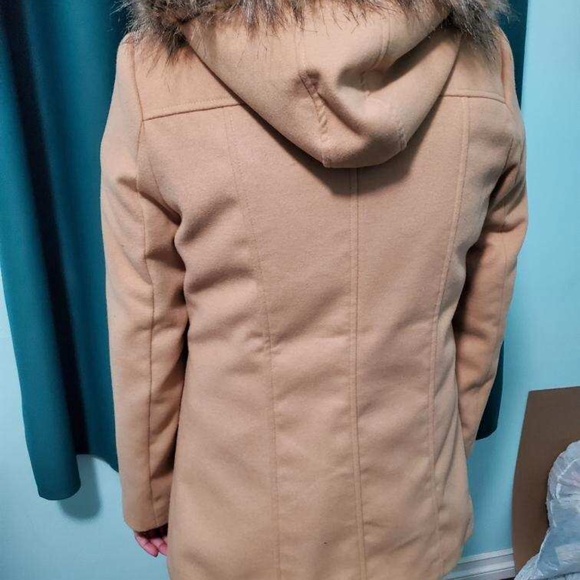 BEAUTIFUL TAN/BEIGE PEA COAT 😍 - Picture 2 of 8